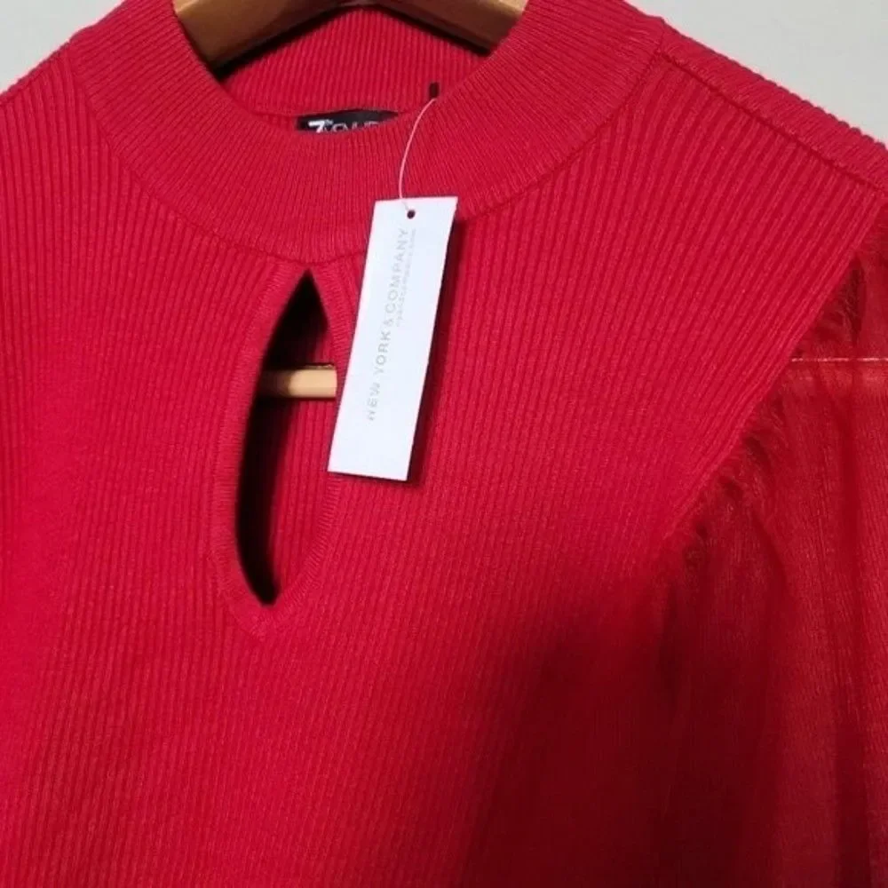 New York & Company red ribbed with butterfly sleeves high neck - Picture 8 of 13